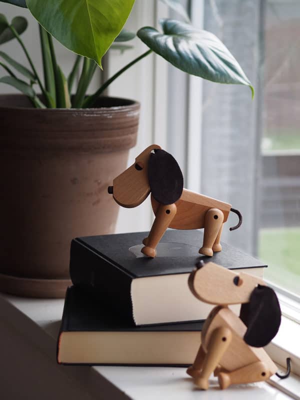 Architectmade-Oscar-Beech-Wood-Dog-Denmark-Hans-Bolling