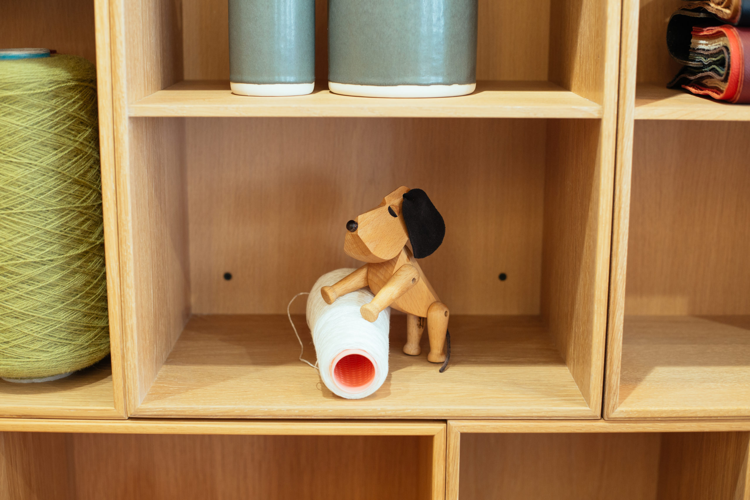 ARCHITECTMADE Oscar Beech Wood Dog Denmark Hans Bølling