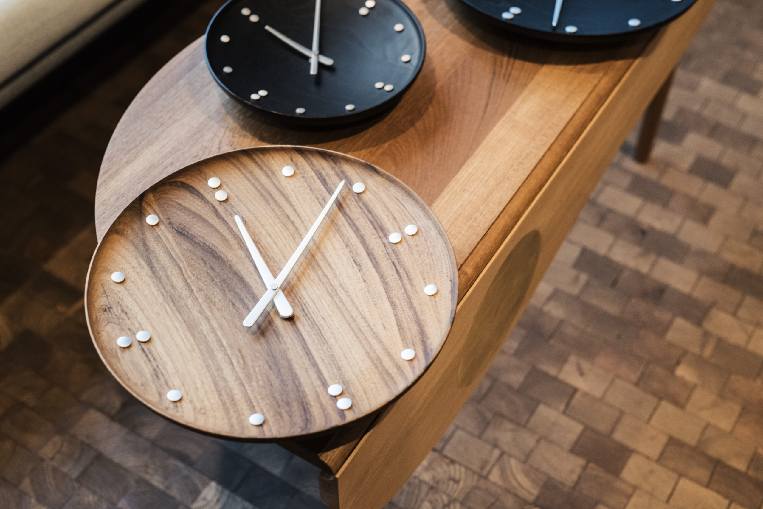 Architectmade-FJ-Clock-Wall-Clock-Teak-and-Ash-Wood-Denmark-Finn-Juhl-5