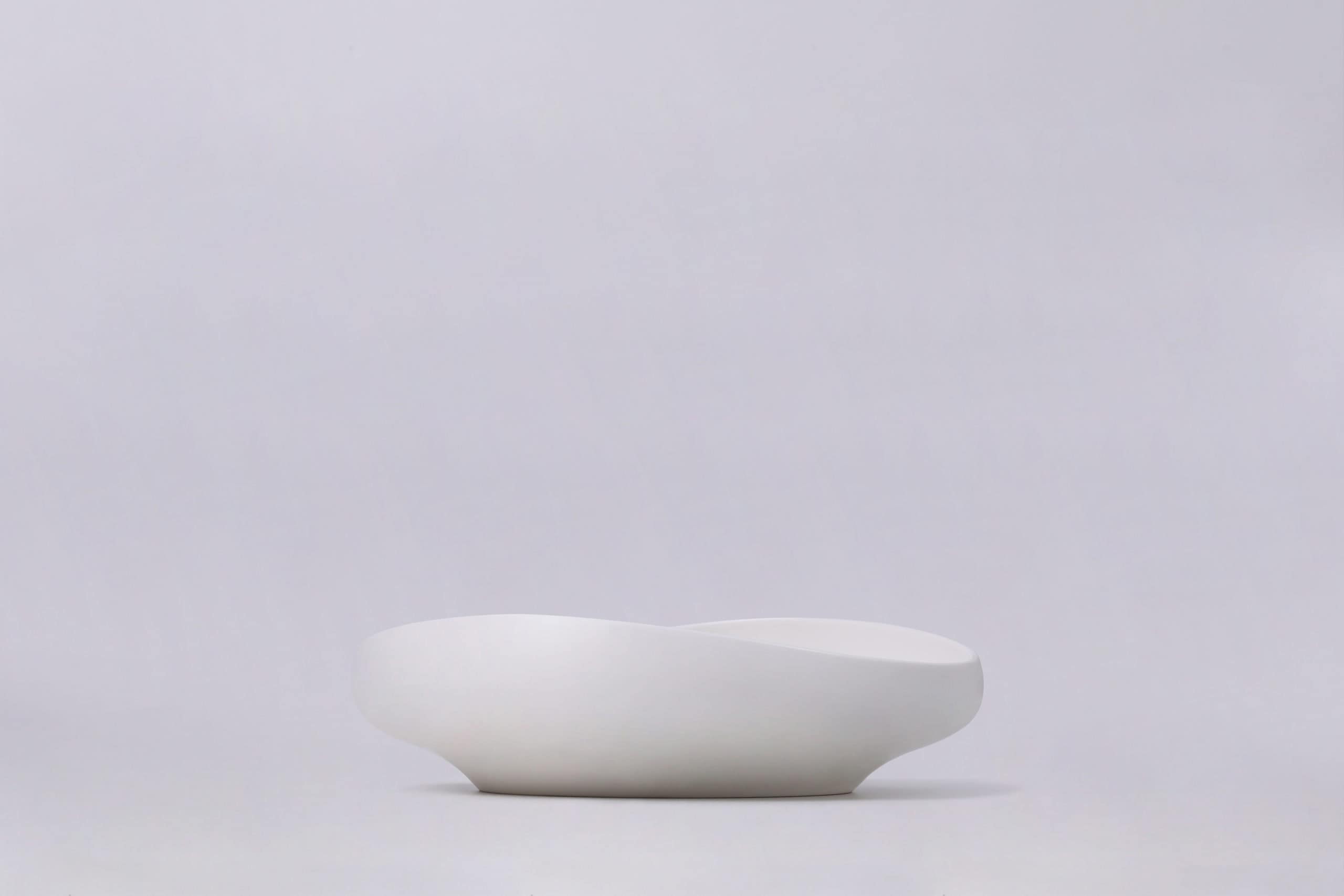 Architectmade-FJ-Essence-Flat-Bowl-Porcelain-Finn-Juhl-2